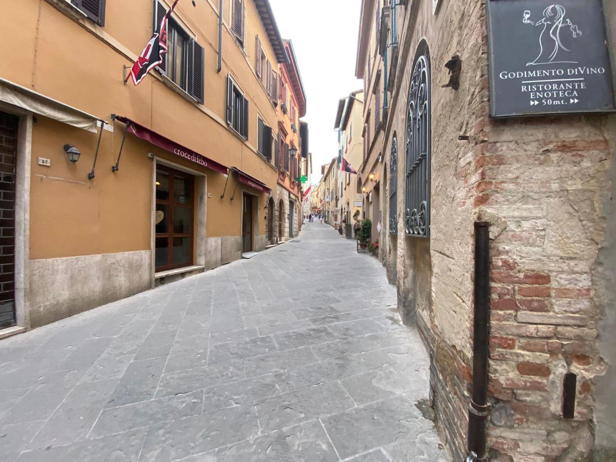 Lastamperia19 Camere-Rooms Montepulciano Exterior photo
